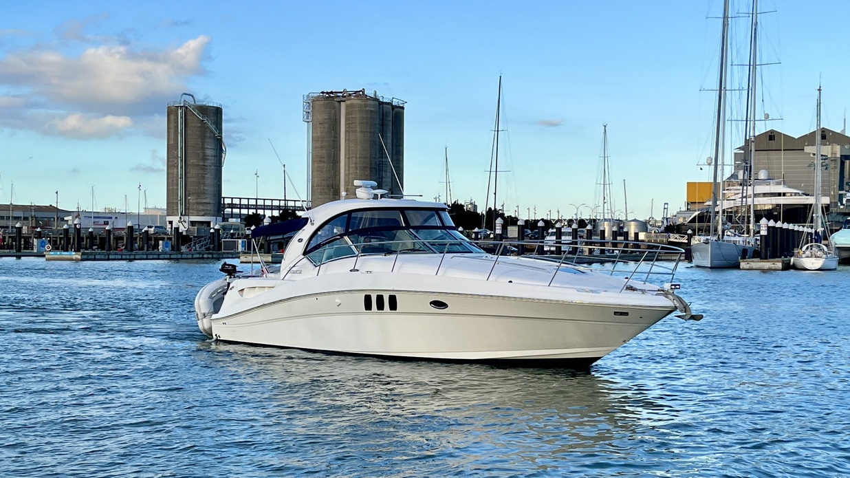 Sea Ray 40 Sundancer (2007)