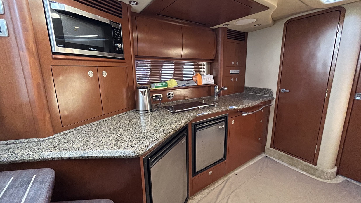 Sea Ray 40 Sundancer (2007) | 17