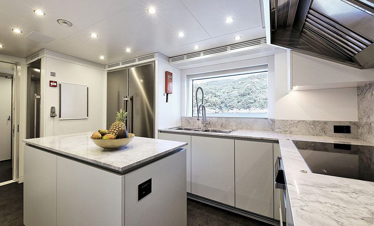 Benetti Oasis 40 | 10